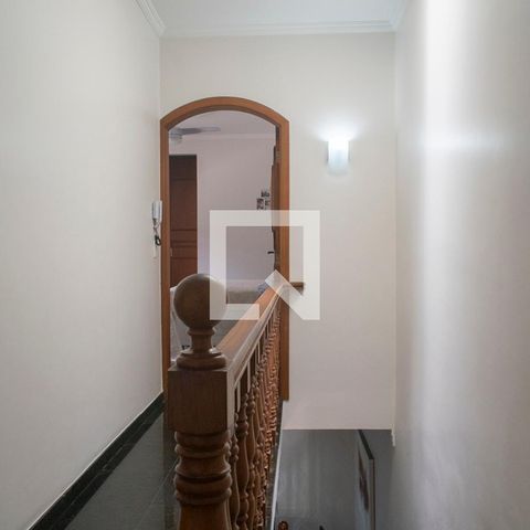 Casa à venda com 265m², 3 quartos e 3 vagasHall escadas