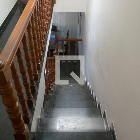Casa à venda com 265m², 3 quartos e 3 vagasHall escadas