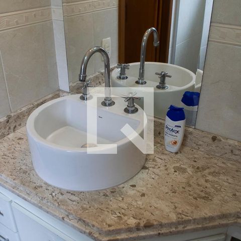 Casa à venda com 265m², 3 quartos e 3 vagasBanheiro Quarto 2