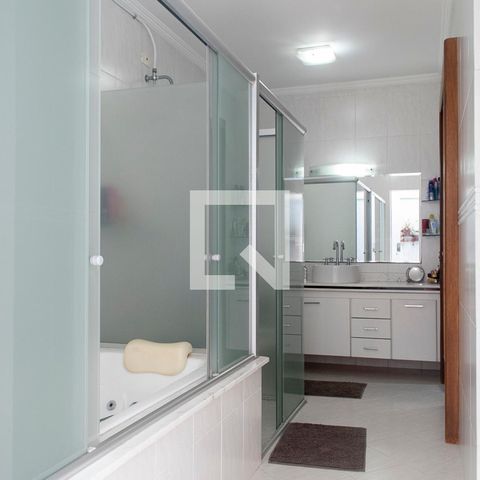 Casa à venda com 265m², 3 quartos e 3 vagasBanheiro Quarto 3