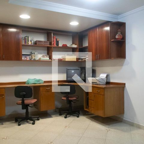 Casa à venda com 265m², 3 quartos e 3 vagasEscritório