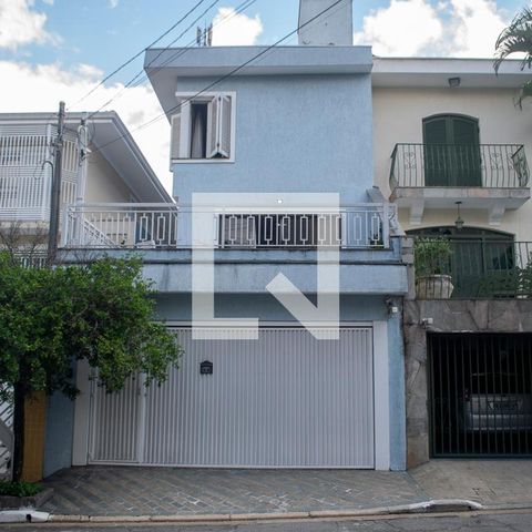 Casa à venda com 265m², 3 quartos e 3 vagasFachada