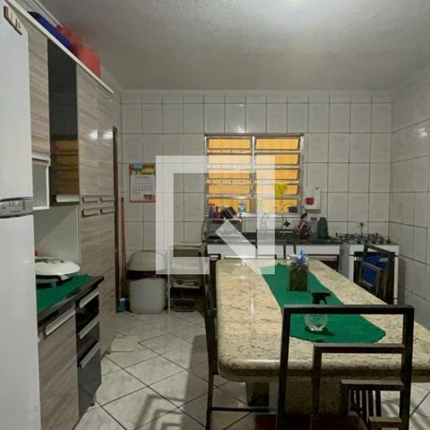 Casa à venda com 88m², 3 quartos e 2 vagas Casa à venda com 88m², 3 quartos e 2 vagasCozinha