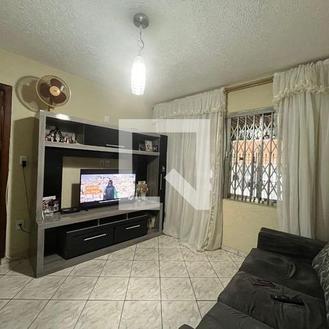 Casa à venda com 88m², 3 quartos e 2 vagas Casa à venda com 88m², 3 quartos e 2 vagasSala