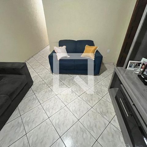 Casa à venda com 88m², 3 quartos e 2 vagas Casa à venda com 88m², 3 quartos e 2 vagasSala