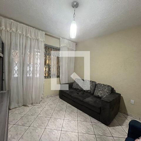 Casa à venda com 88m², 3 quartos e 2 vagas Casa à venda com 88m², 3 quartos e 2 vagasSala