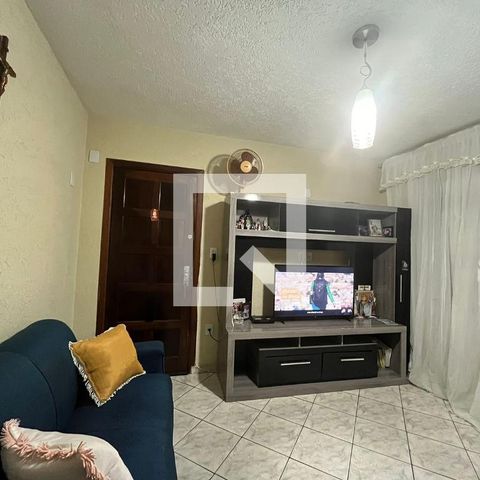 Casa à venda com 88m², 3 quartos e 2 vagas Casa à venda com 88m², 3 quartos e 2 vagasSala