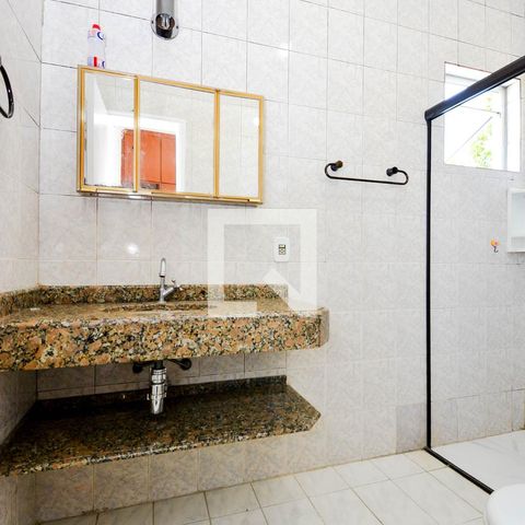 Apartamento à venda com 83m², 3 quartos e 1 vaga Apartamento à venda com 83m², 3 quartos e 1 vagaBanheiro da Suíte