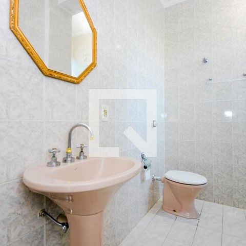 Apartamento à venda com 83m², 3 quartos e 1 vaga Apartamento à venda com 83m², 3 quartos e 1 vagaBanheiro Social