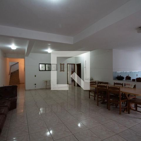 Casa para alugar com 400m², 4 quartos e 4 vagasSala 2