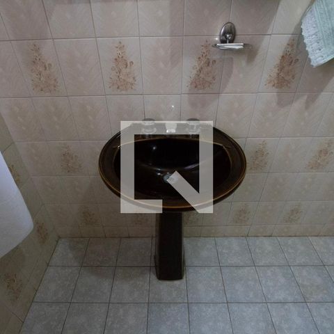 Casa para alugar com 400m², 4 quartos e 4 vagasBanheiro