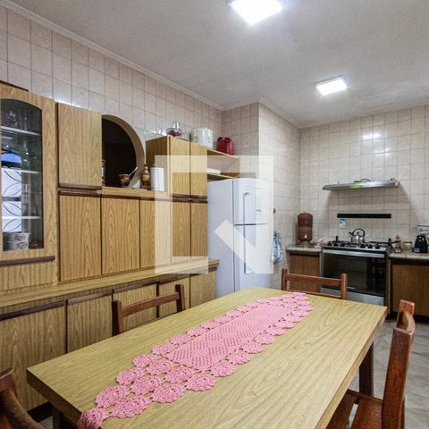 Casa para alugar com 400m², 4 quartos e 4 vagasCozinha 