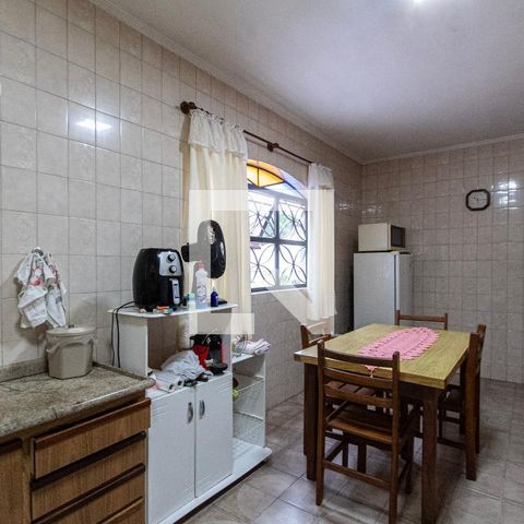Casa para alugar com 400m², 4 quartos e 4 vagasCozinha 