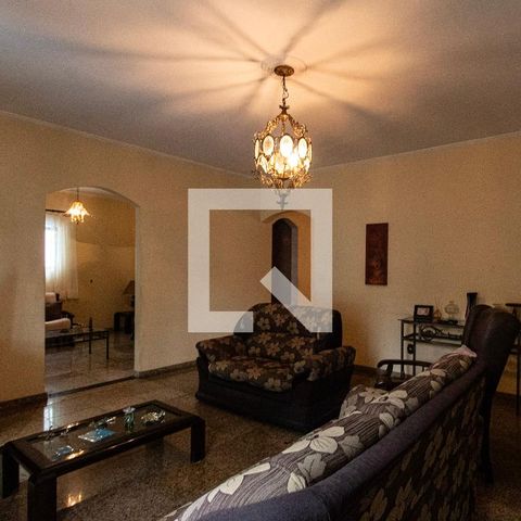Casa para alugar com 400m², 4 quartos e 4 vagasSala