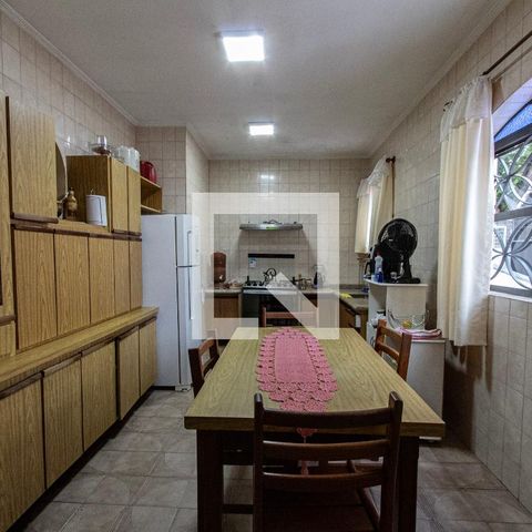 Casa para alugar com 400m², 4 quartos e 4 vagasCozinha 