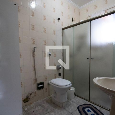 Casa para alugar com 400m², 4 quartos e 4 vagasBanheiro