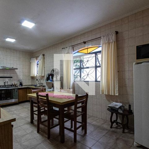Casa para alugar com 400m², 4 quartos e 4 vagasCozinha 