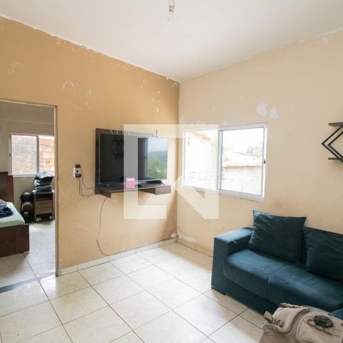 Casa à venda com 212m², 3 quartos e 2 vagas Casa à venda com 212m², 3 quartos e 2 vagasSala