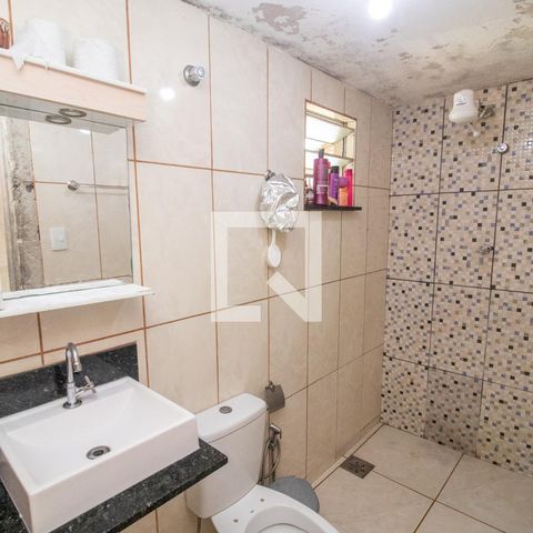 Casa à venda com 212m², 3 quartos e 2 vagas Casa à venda com 212m², 3 quartos e 2 vagasBanheiro Social