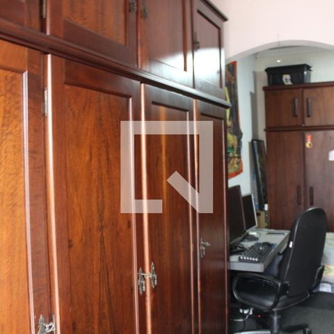 Casa à venda com 250m², 2 quartos e 2 vagasQuarto Suíte 