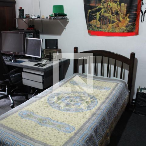 Casa à venda com 250m², 2 quartos e 2 vagasQuarto Suíte