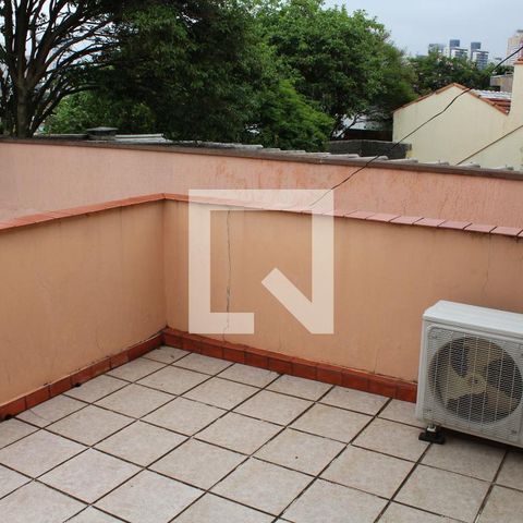 Casa à venda com 250m², 2 quartos e 2 vagasSacada quarto suíte