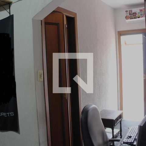 Casa à venda com 250m², 2 quartos e 2 vagasQuarto Suíte