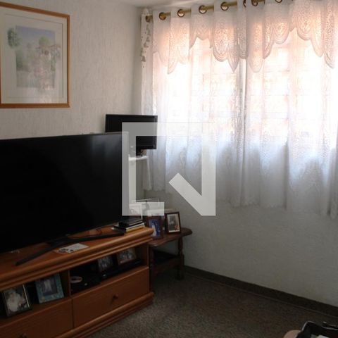 Casa à venda com 250m², 2 quartos e 2 vagasSala