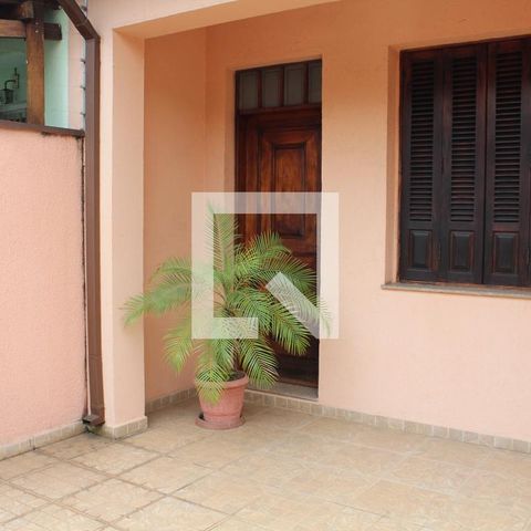 Casa à venda com 250m², 2 quartos e 2 vagasFachada