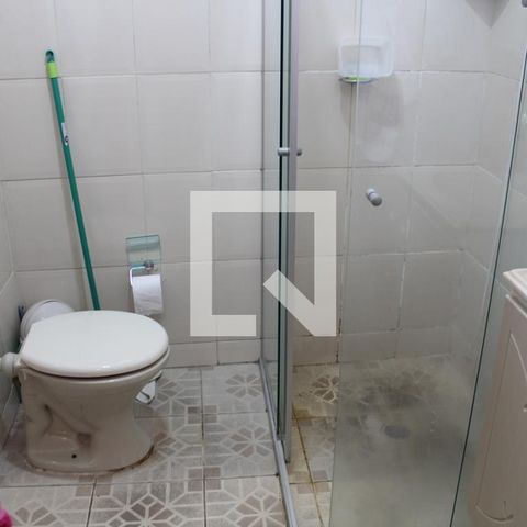 Casa à venda com 250m², 2 quartos e 2 vagasBanheiro da Suíte