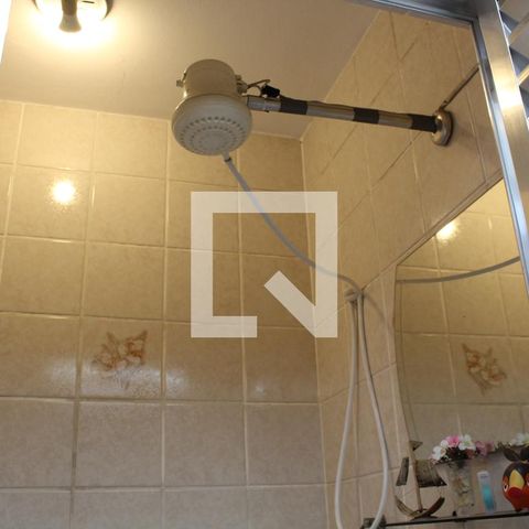 Casa à venda com 250m², 2 quartos e 2 vagasBanheiro de serviço