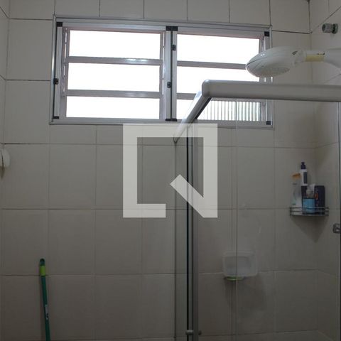 Casa à venda com 250m², 2 quartos e 2 vagasBanheiro da Suíte