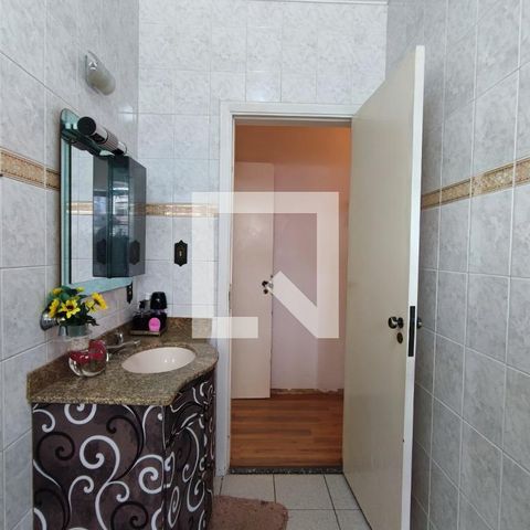 Casa à venda com 169m², 4 quartos e 2 vagasBanheiro Social