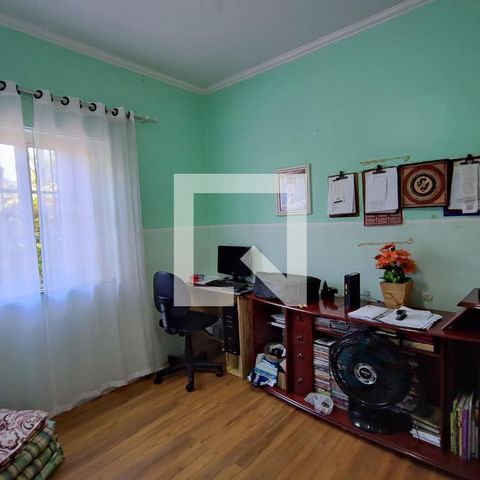 Casa à venda com 169m², 4 quartos e 2 vagasQuarto 3