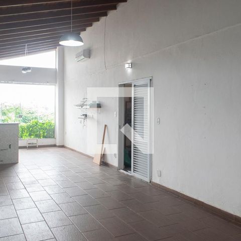 Casa à venda com 300m², 3 quartos e 5 vagasSala