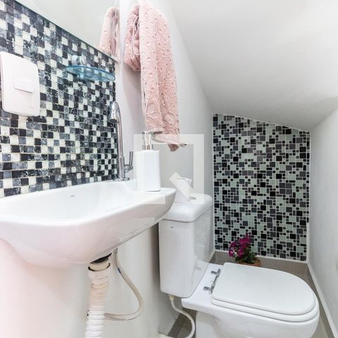 Casa de condomínio à venda com 80m², 2 quartos e 2 vagasLavabo