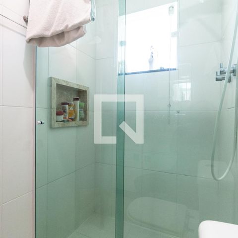 Casa de condomínio à venda com 80m², 2 quartos e 2 vagasSuíte