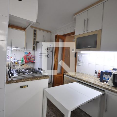 Apartamento à venda com 84m², 3 quartos e 2 vagasCozinha