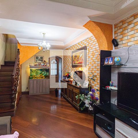 Casa à venda com 150000m², 4 quartos e 1 vagaSala