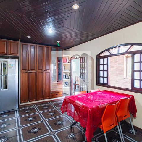 Casa à venda com 150000m², 4 quartos e 1 vagaSala de jantar