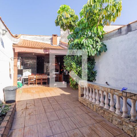 Casa à venda com 150000m², 4 quartos e 1 vagaQuintal
