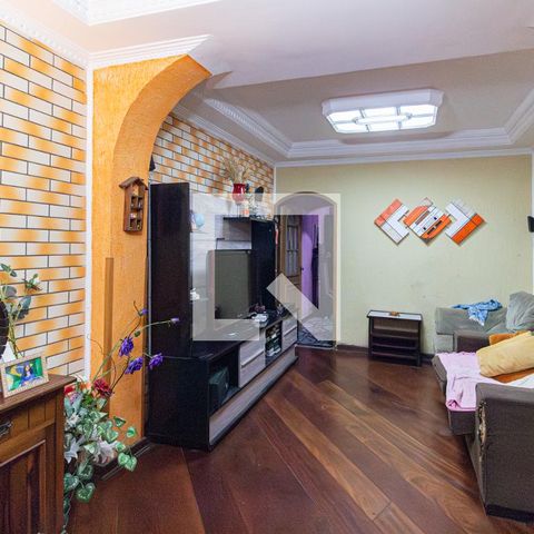 Casa à venda com 150000m², 4 quartos e 1 vagaSala