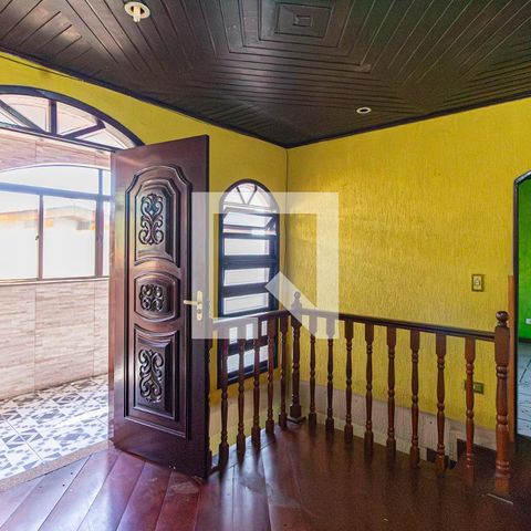Casa à venda com 150000m², 4 quartos e 1 vagaCorredor interno