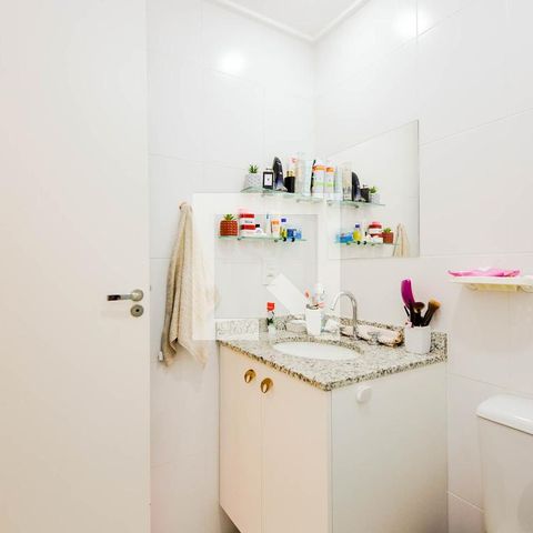 Apartamento à venda com 68m², 2 quartos e 1 vagaBanheiro da Suíte