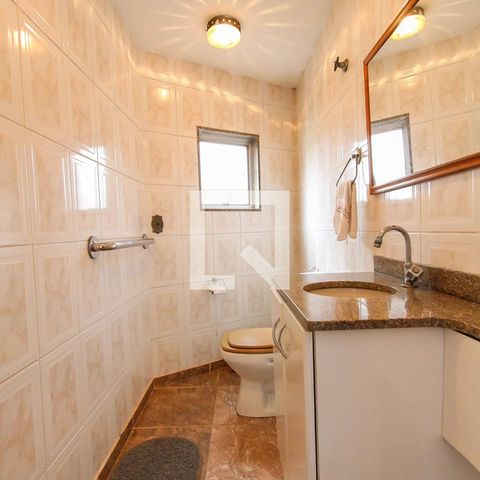Casa à venda com 225m², 3 quartos e 2 vagasBanheiro de serviço