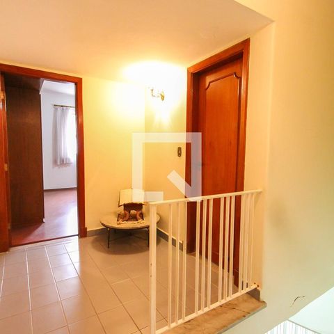 Casa à venda com 225m², 3 quartos e 2 vagasHall