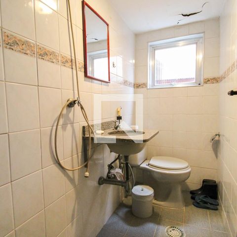 Casa à venda com 225m², 3 quartos e 2 vagasBanheiro de serviço 2