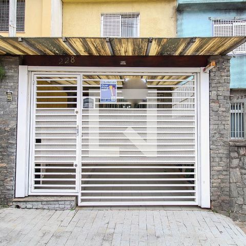 Casa à venda com 225m², 3 quartos e 2 vagasFachada 1