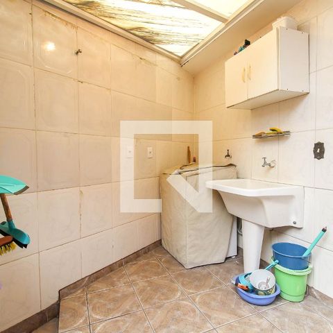 Casa à venda com 225m², 3 quartos e 2 vagasÁrea de Serviço