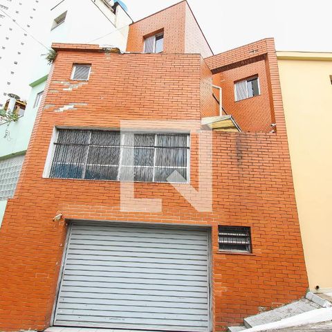 Casa à venda com 225m², 3 quartos e 2 vagasFachada 2